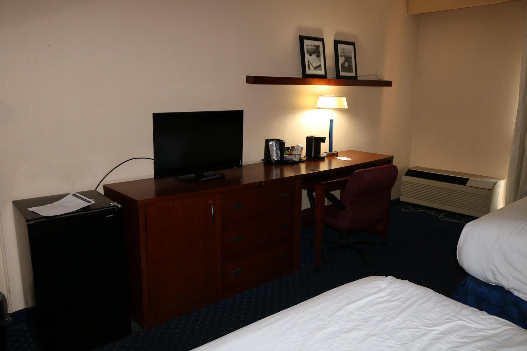 Baymont By Wyndham Columbia Northwest Hotell Exteriör bild